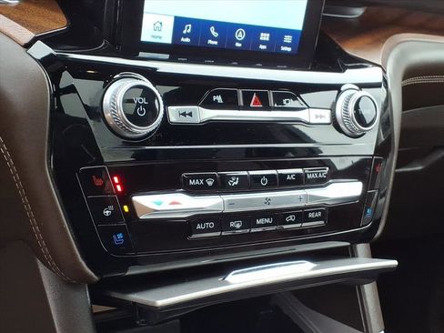 Used 2022 Ford Explorer King Ranch w/ Class IV Trailer Tow Package image 22