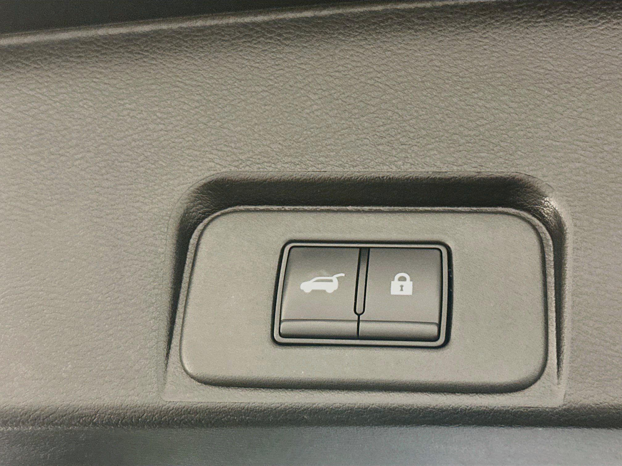Used 2025 Nissan Rogue SV AWD/4WD image 30