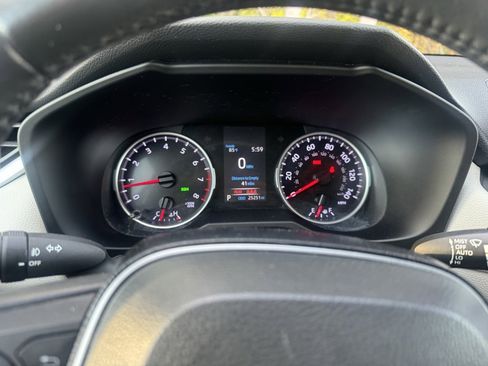 Used 2021 Toyota RAV4 XLE Premium image 16