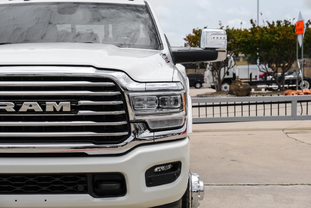 Used 2023 RAM 3500 Limited AWD/4WD image 57