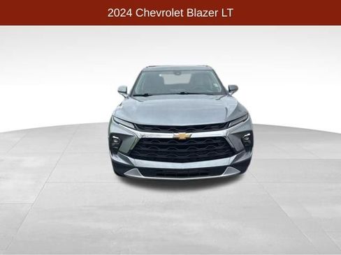Used 2024 Chevrolet Blazer LT w/ Convenience Package image 2