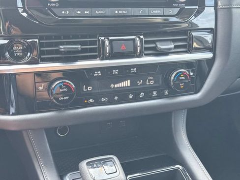Used 2025 Nissan Pathfinder SV AWD/4WD image 29