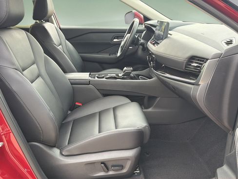 Certified 2024 Nissan Rogue SL AWD/4WD image 11