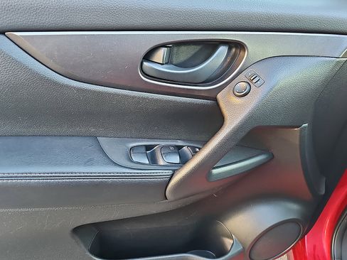 Used 2018 Nissan Rogue Sport S w/ S Appearance Package image 12