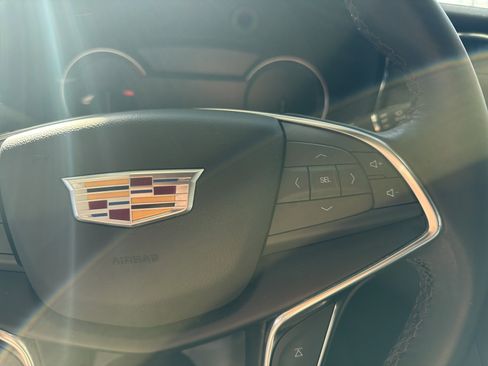Used 2023 Cadillac XT5 Luxury image 14