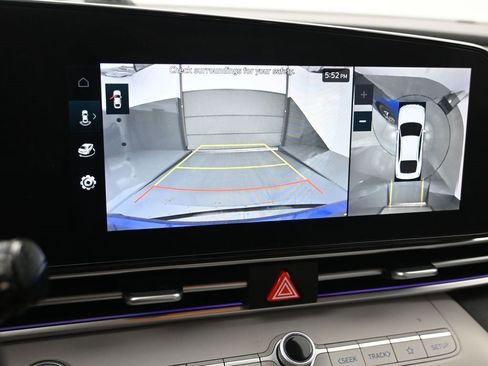 Used 2024 Hyundai Elantra Limited image 23