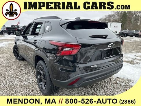 New 2026 Chevrolet Trax LT w/ Driver Confidence Package image 9