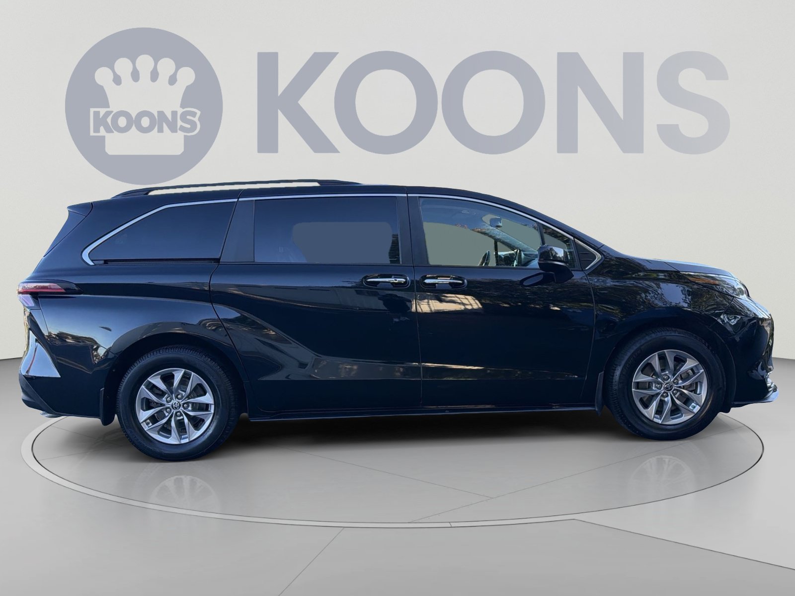 Used 2022 Toyota Sienna XLE AWD/4WD image 12