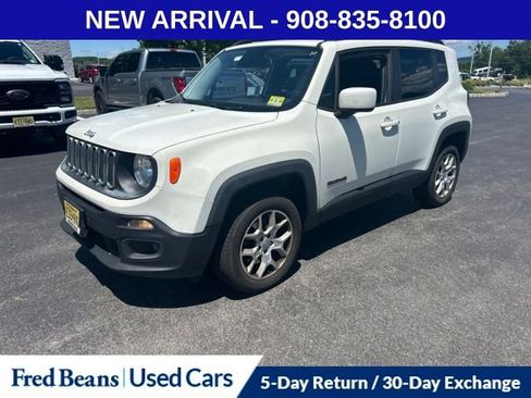 Used 2017 Jeep Renegade Latitude AWD/4WD image 3