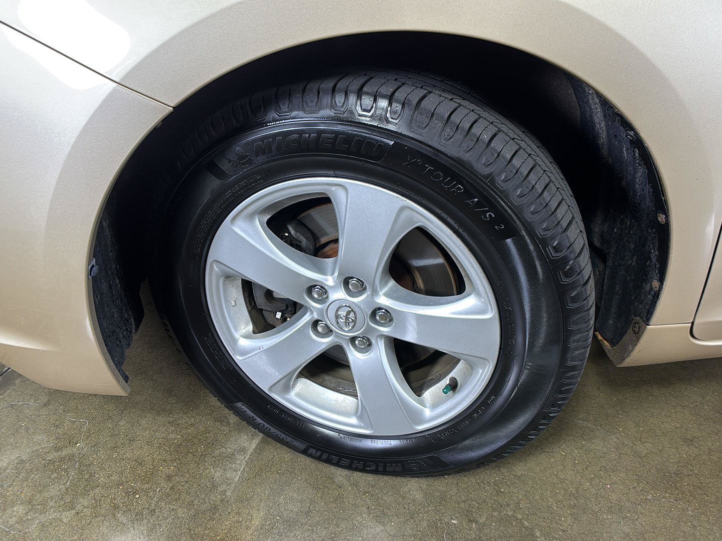 Used 2012 Toyota Sienna LE w/ Towing Pkg FWD image 5