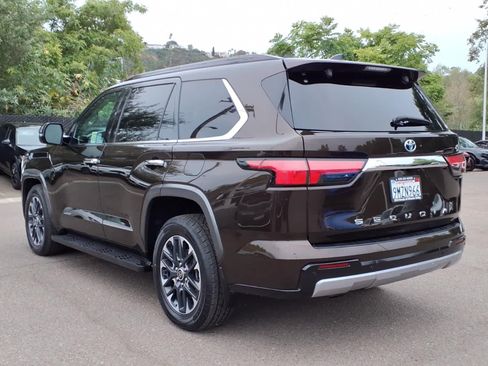 Used 2023 Toyota Sequoia Limited w/ Tow Technology Package AWD/4WD image 7