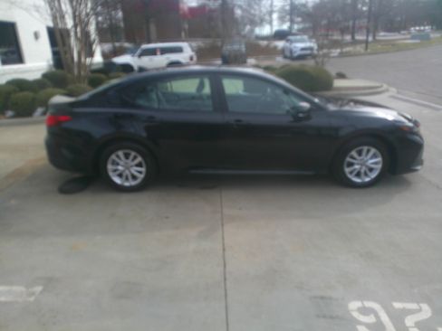 Used 2025 Toyota Camry LE image 16