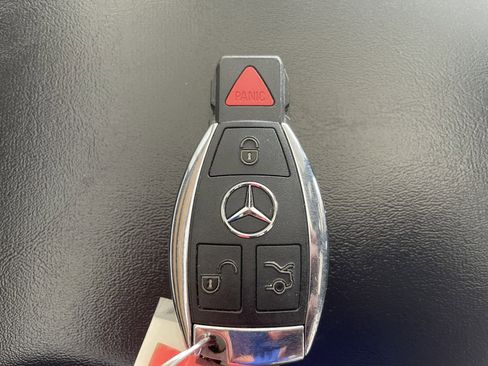 Used 2013 Mercedes-Benz E 350 4MATIC Sedan image 23