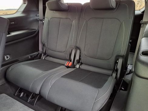 Used 2025 Jeep Grand Cherokee L Laredo w/ Luxury Tech Group I image 9