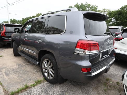 Used 2013 Lexus LX 570 4WD w/ Luxury Pkg image 9