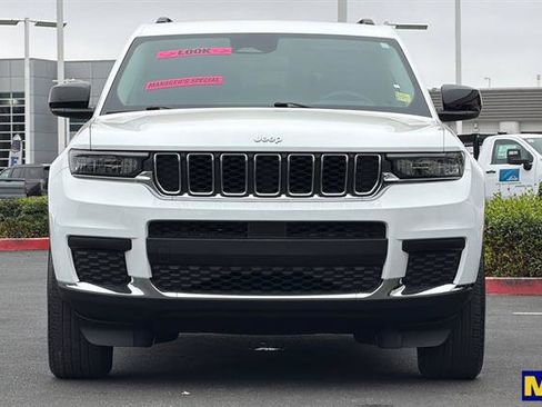 Used 2022 Jeep Grand Cherokee L Laredo w/ Luxury Tech Group I RWD image 9