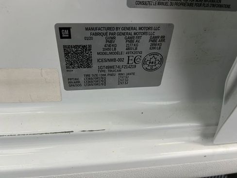 Used 2020 GMC Sierra 2500 SLE w/ SLE Convenience Package image 17