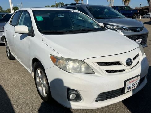 Used 2012 Toyota Corolla LE w/ Premium Pkg FWD image 3