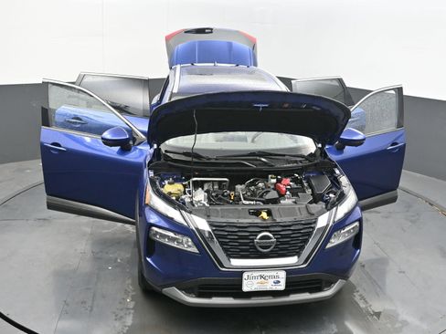 Used 2021 Nissan Rogue SV w/ Premium Package image 33