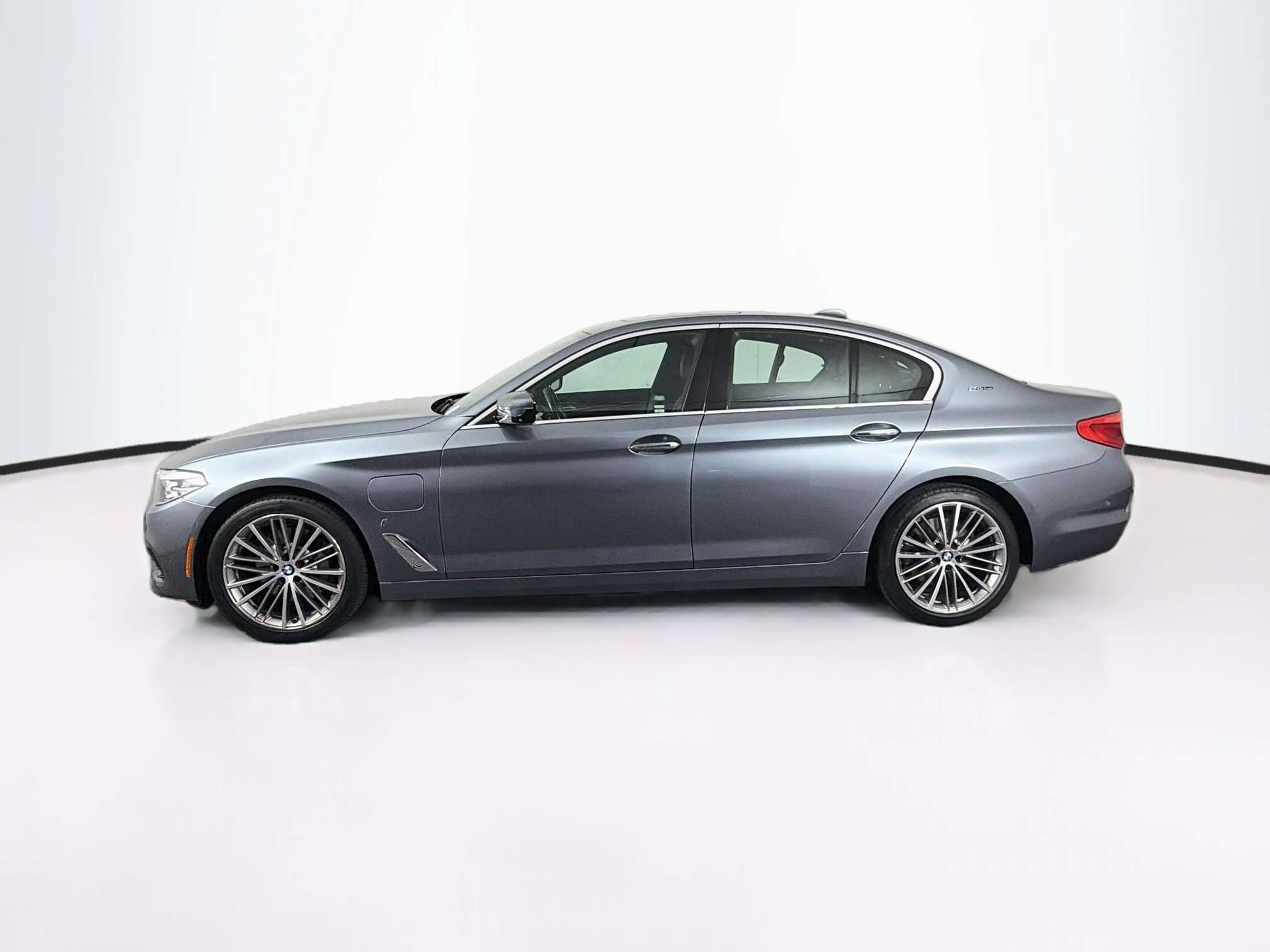 Used 2018 BMW 530e RWD image 4