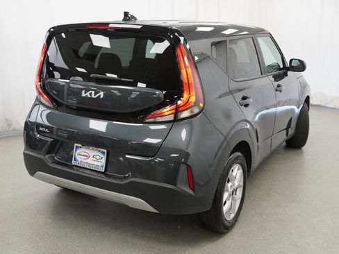 Used 2025 Kia Soul LX w/ LX Technology Package FWD image 3
