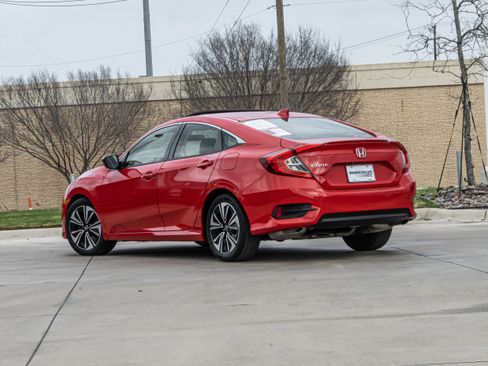 Used 2018 Honda Civic EX-T image 3