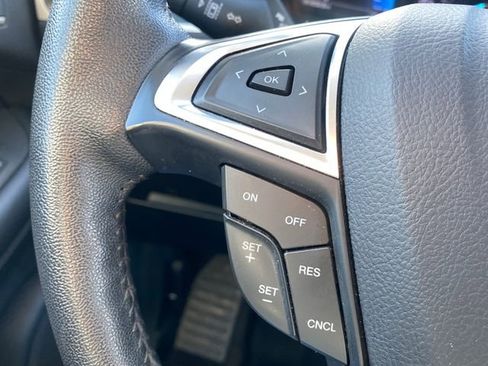 Used 2024 Ford Edge SEL image 33