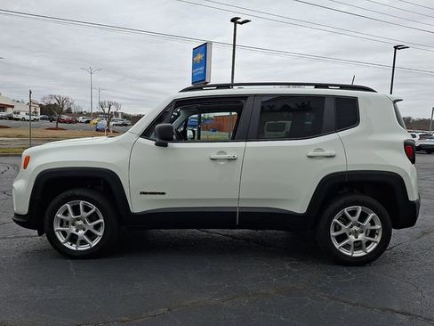 Used 2022 Jeep Renegade Latitude w/ Sun/Sound Group image 7