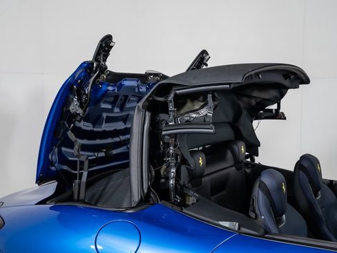 Used 2025 Ferrari Roma Spider RWD image 23