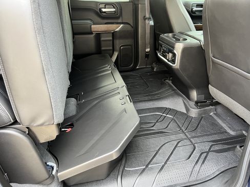 Used 2020 Chevrolet Silverado 1500 High Country w/ Technology Package AWD/4WD image 22