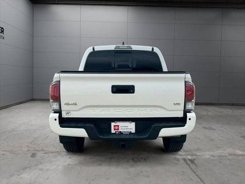 Certified 2022 Toyota Tacoma Limited AWD/4WD image 35
