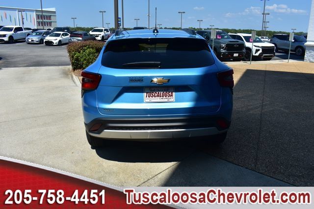 Used 2025 Chevrolet Trax LT w/ Driver Confidence Package FWD image 9