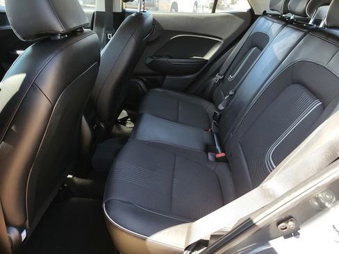 Certified 2024 Hyundai Venue Limited image 11