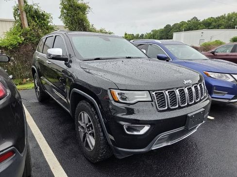 Used 2017 Jeep Grand Cherokee Limited w/ Luxury Group II RWD image 3
