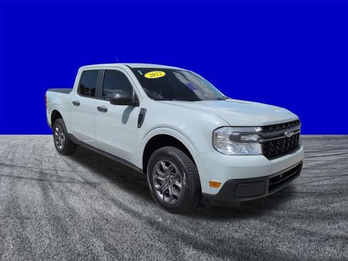 Used 2023 Ford Maverick XLT FWD image 2