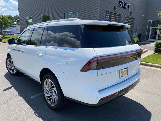 New 2027 Lincoln Navigator Reserve AWD/4WD image 28