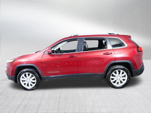 Used 2017 Jeep Cherokee Limited image 4