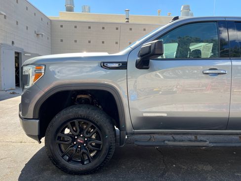 Used 2021 GMC Sierra 1500 Elevation w/ X31 Off-Road Package AWD/4WD image 9
