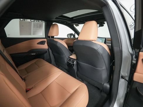 Certified 2025 Lexus RX 350 AWD image 18