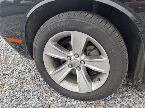 Used 2016 Dodge Challenger SXT RWD image 24