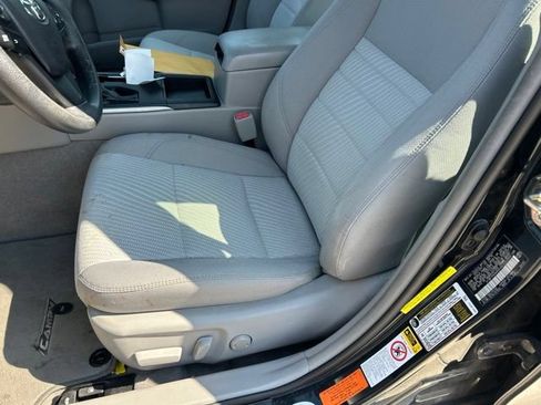 Used 2017 Toyota Camry LE FWD image 9