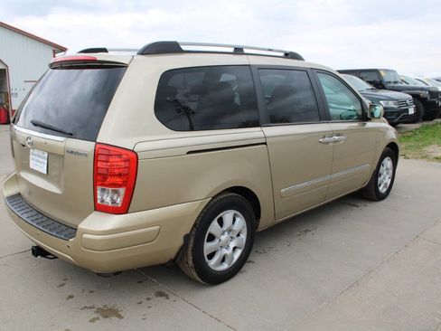 Used 2007 Hyundai Entourage GLS FWD image 8