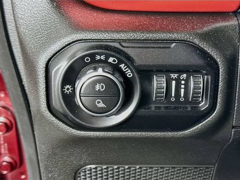 Used 2021 Jeep Gladiator Rubicon AWD/4WD image 10