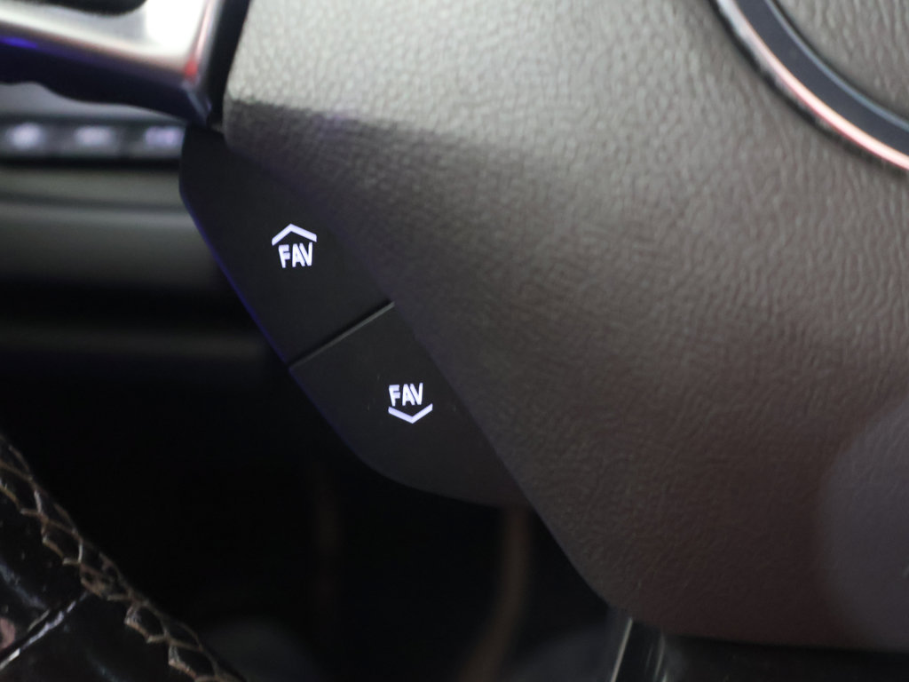 Used 2020 Chevrolet Camaro SS RWD image 36