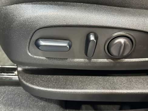 Used 2024 Chevrolet Equinox LT AWD/4WD image 15