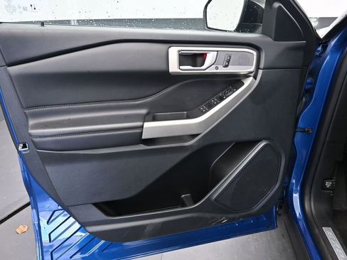 Used 2023 Ford Explorer Limited AWD/4WD image 19