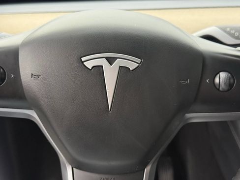 Used 2023 Tesla Model Y Long Range image 18