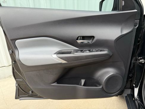 Used 2021 Nissan Kicks SR w/ SR Premium Package image 11