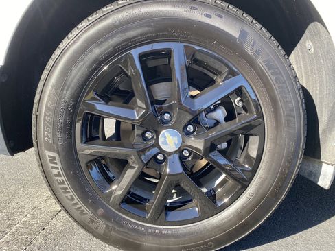 Used 2024 Chevrolet Equinox LT image 40