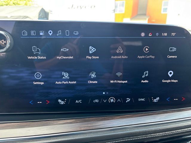 Used 2025 Chevrolet Suburban Z71 AWD/4WD image 23